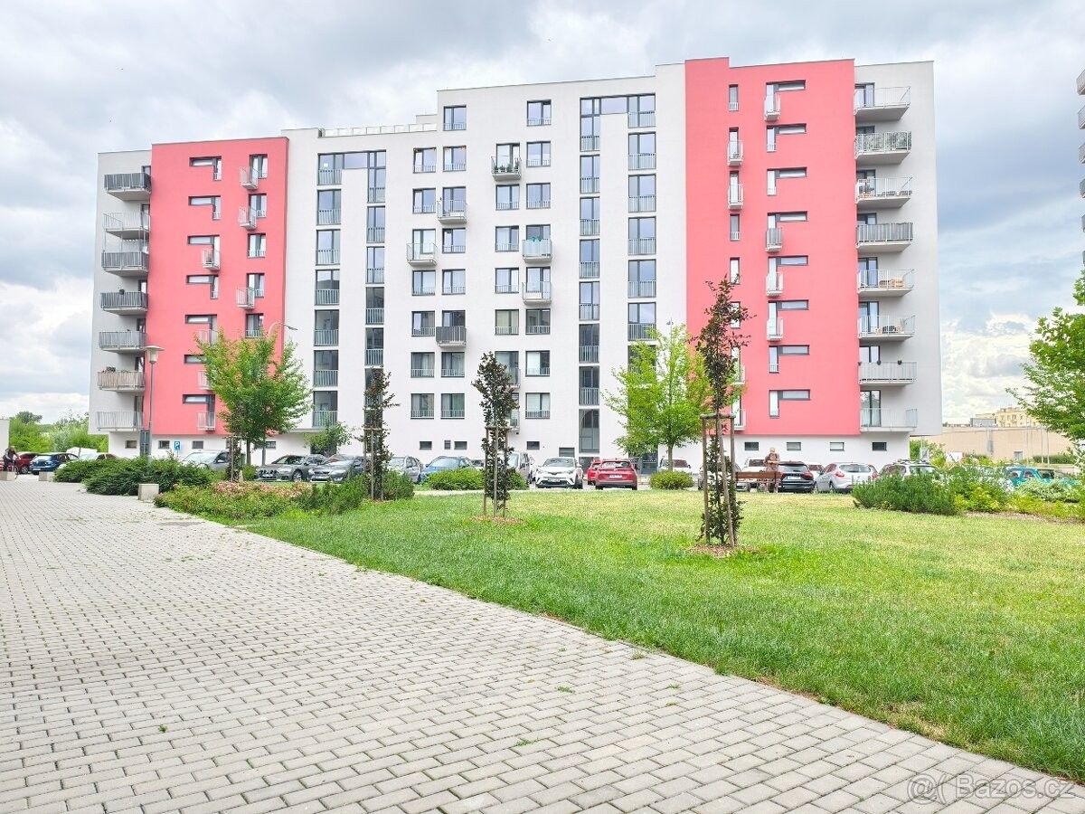 Garáže, Pardubice, 530 02