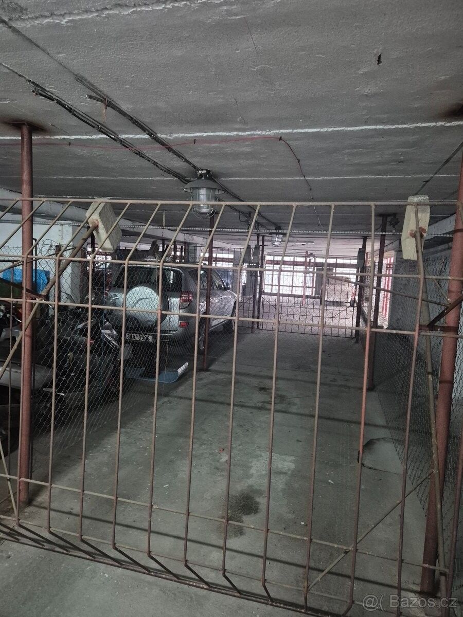 Pronájem garáž - Praha, 190 00, 12 m²