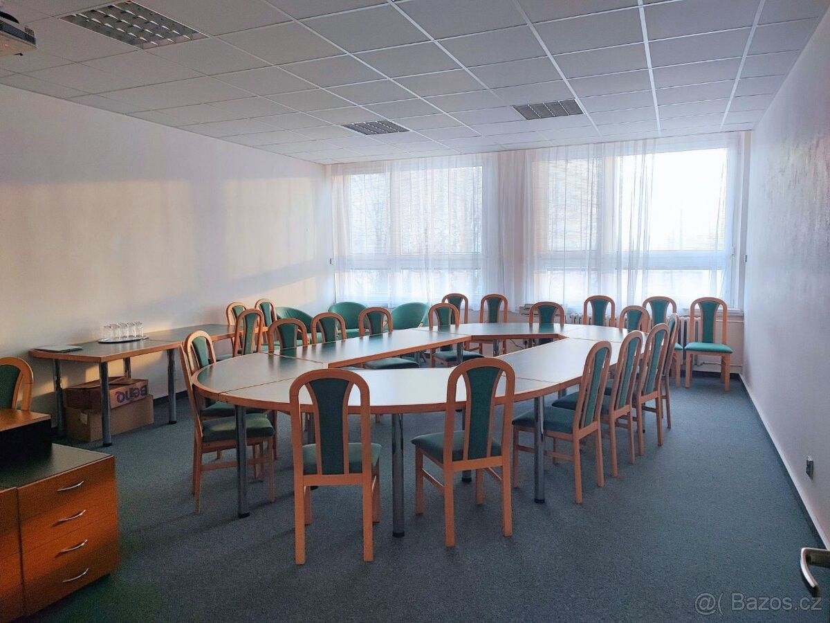 Kanceláře, Vyškov, 682 01