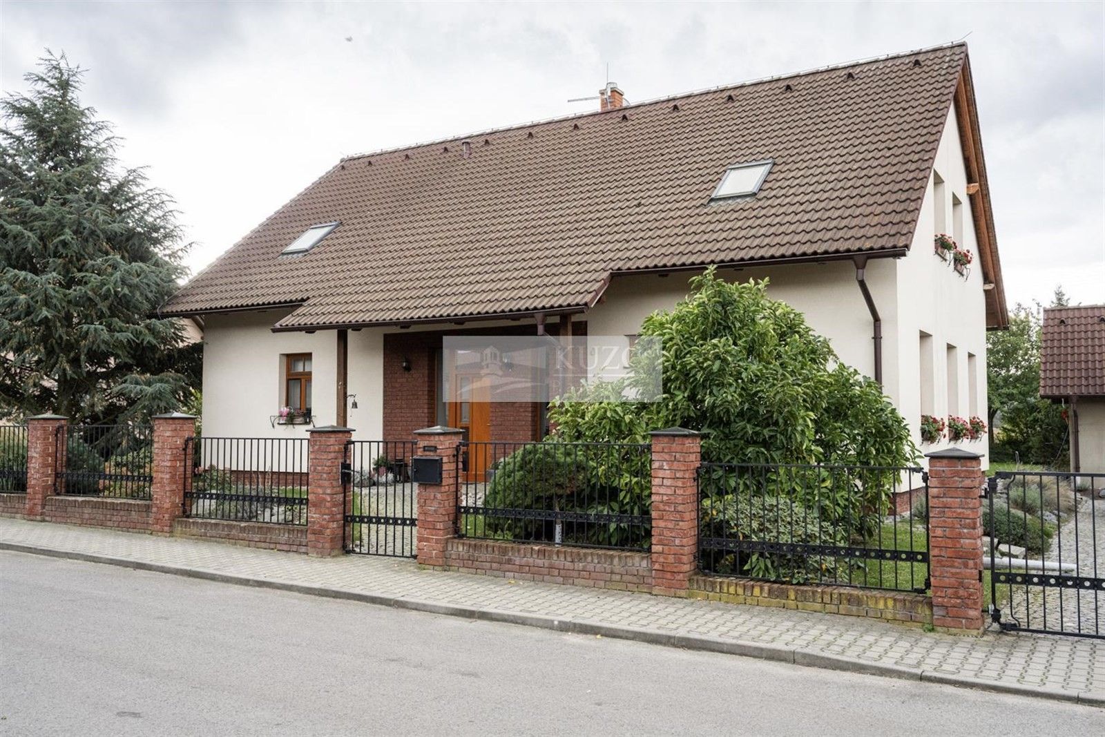 Prodej dům - Březno, 260 m²