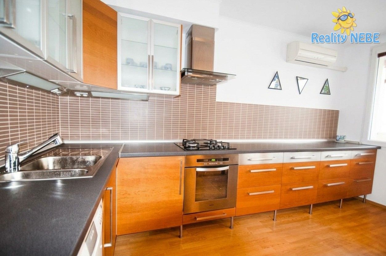 3+kk, Na strži, Praha, 75 m² - 1