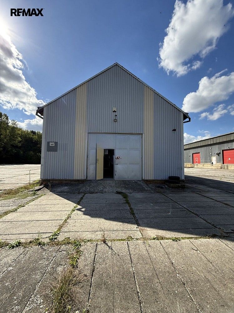 Sklad · 7 000 m² · K Cihelně, Veleň, okres Praha-východ - 4