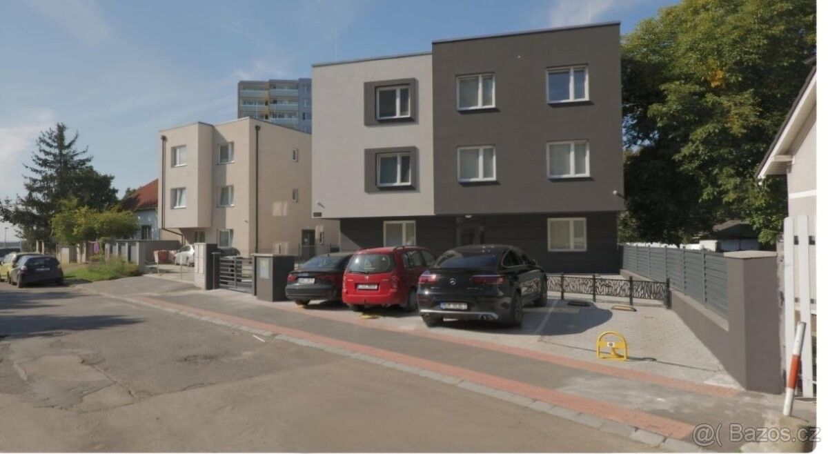 Pronájem byt - Praha, 190 00