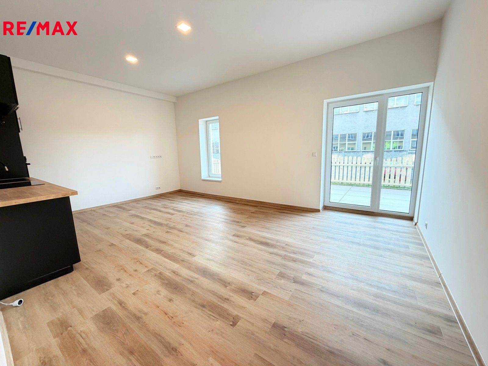 Pronájem byt 2+kk - Meziříčská 2304, 78 m²