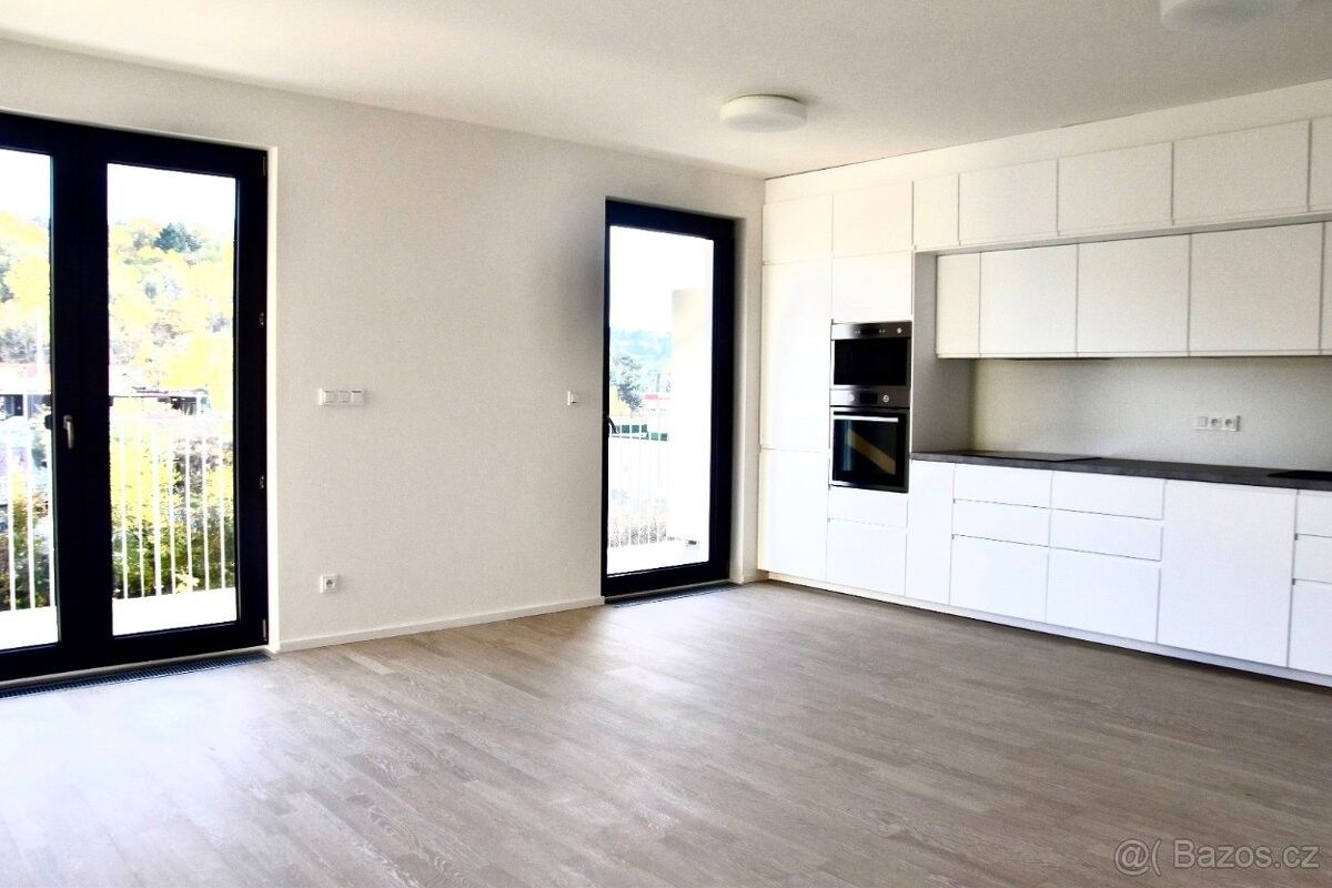 Pronájem byt - Praha, 147 00