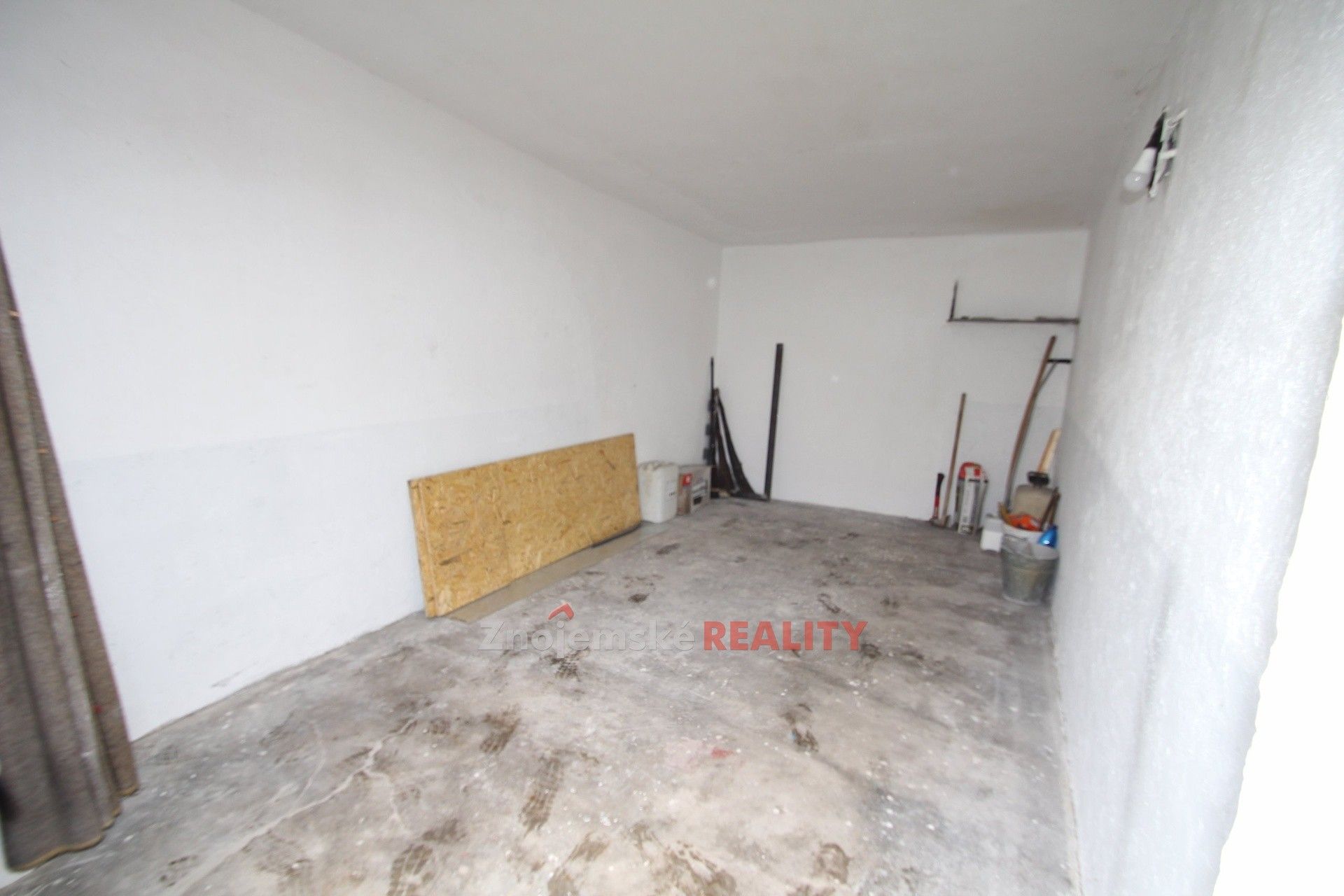 Prodej garáž - Nový Šaldorf-Sedlešovice, 18 m²