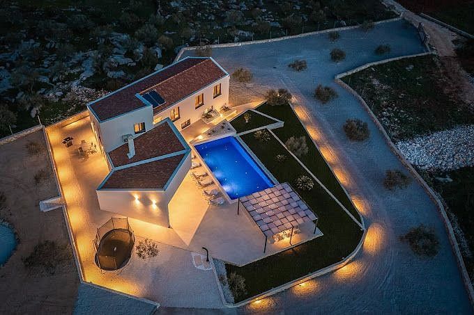 Rodinný dům, 310 m²