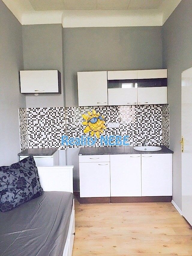 Pronájem byt 1+kk - Roháčova, Praha, 15 m²
