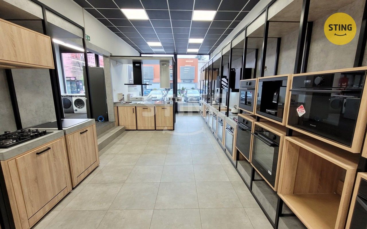 Obchodní prostory, nám. Svobody, Třinec, 72 m² - 1