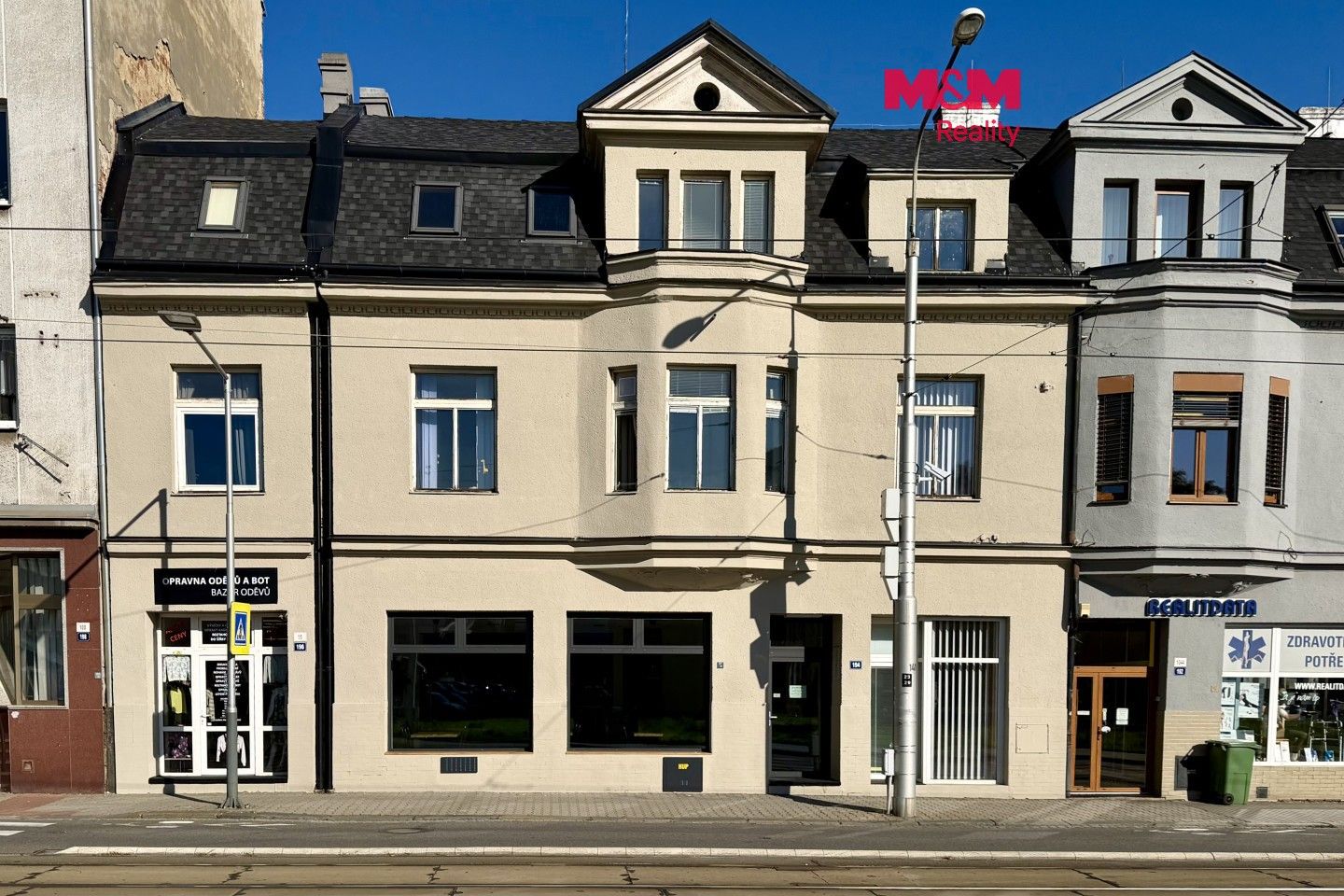 Restaurace, 250 m²