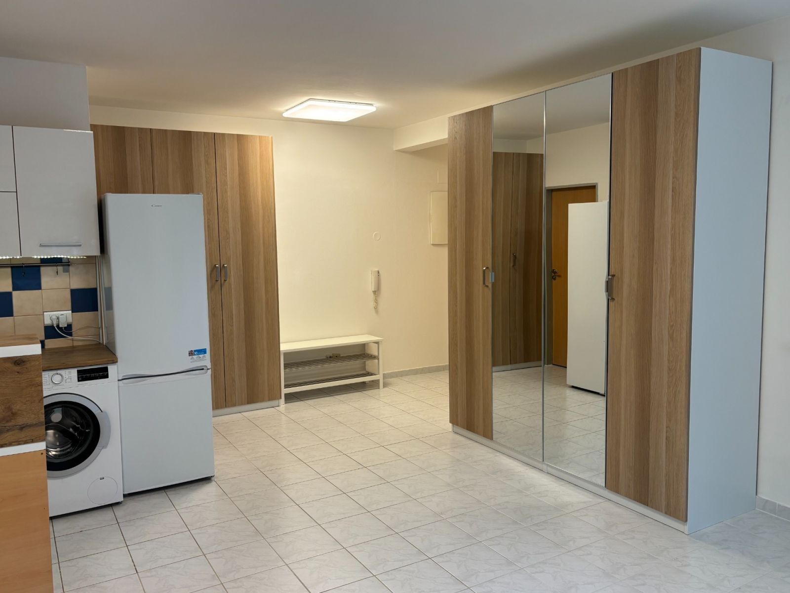 Pronájem byt 1+kk - Kostomlatská, Praha - Letňany, 37 m² - 5