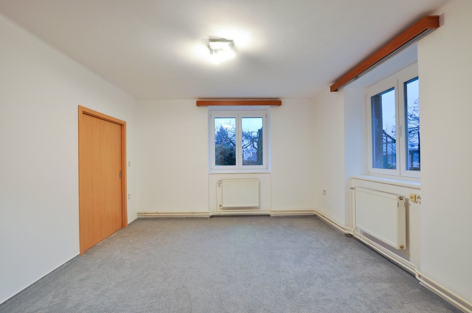 Pronájem byt 2+1 - náměstí Hraničářů, Trutnov, 43 m²