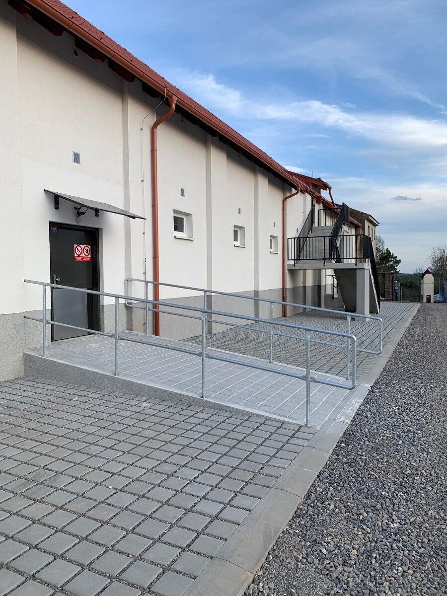 Sklady, Jinočany, 252 25 - 1