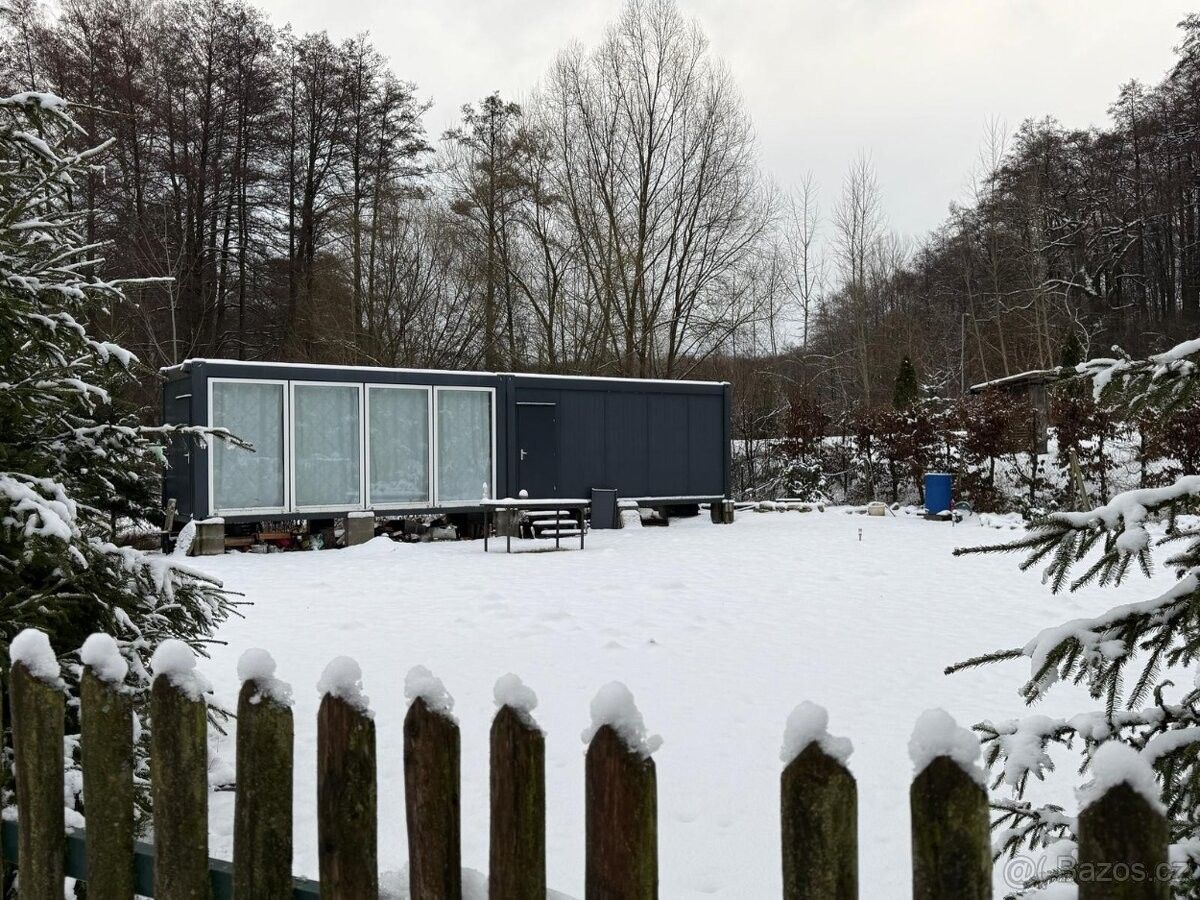 Zahrady, Praha, 198 00