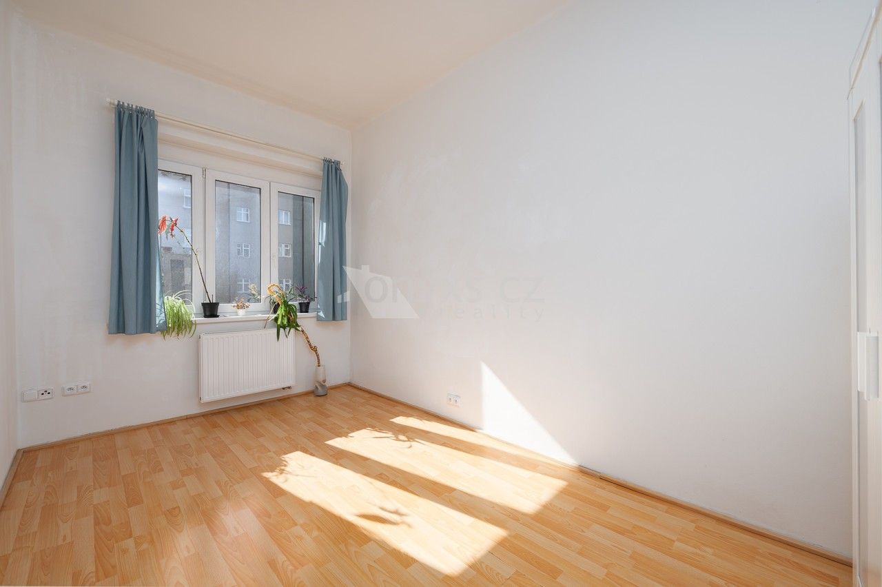 Byt 2+1 · 48 m² · U družstev, Praha - 4