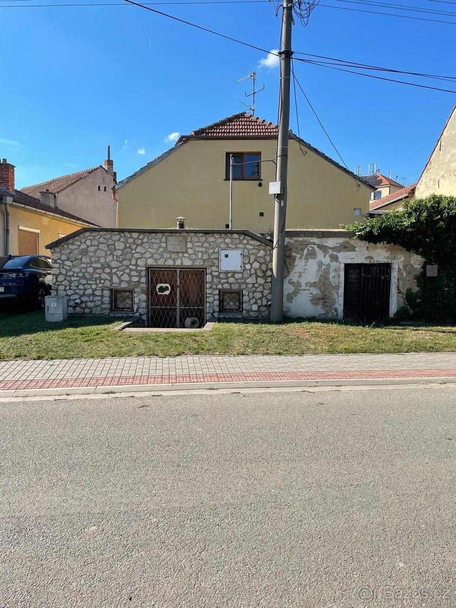 Prodej rodinný dům - Rakvice, 691 03