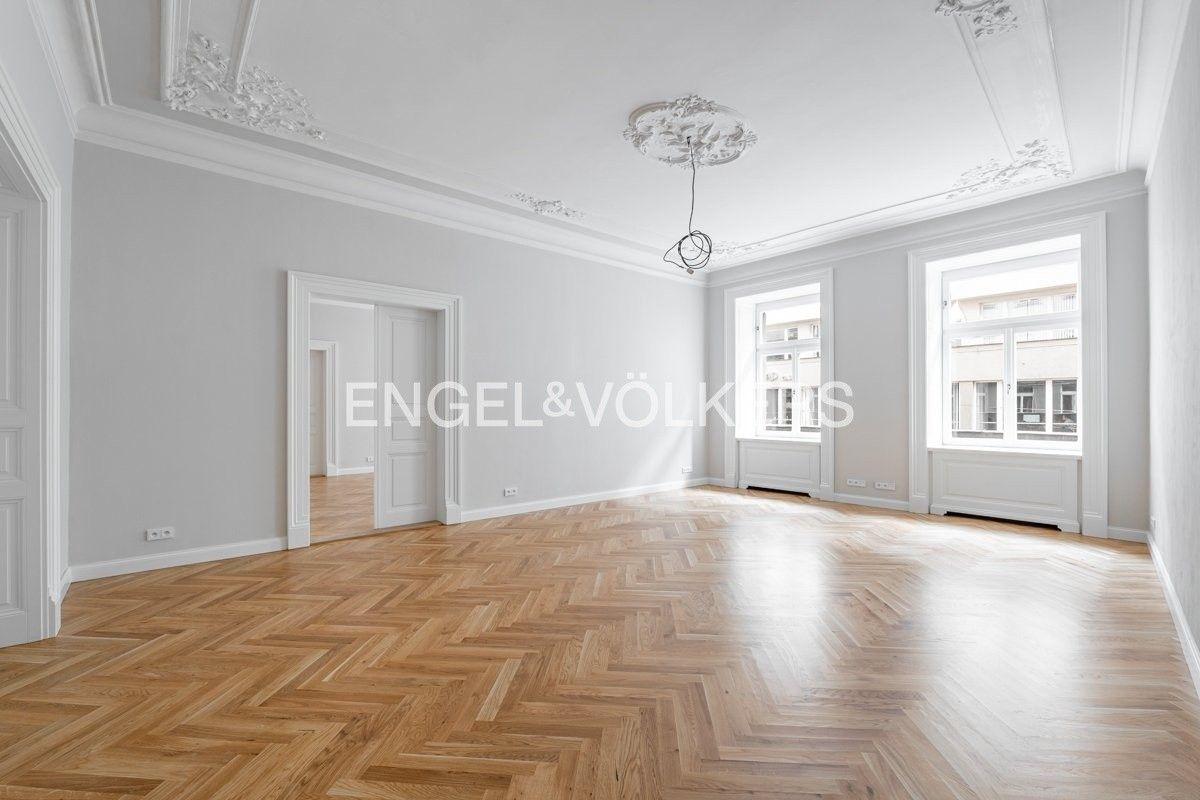 Pronájem kancelář - Vodičkova, Praha, 376 m²