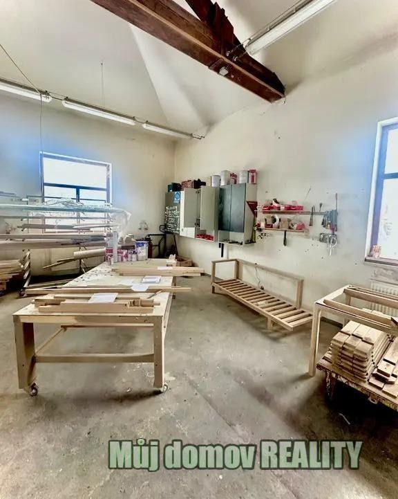 Pronájem výrobní prostory - Osadní, Babice, 200 m²