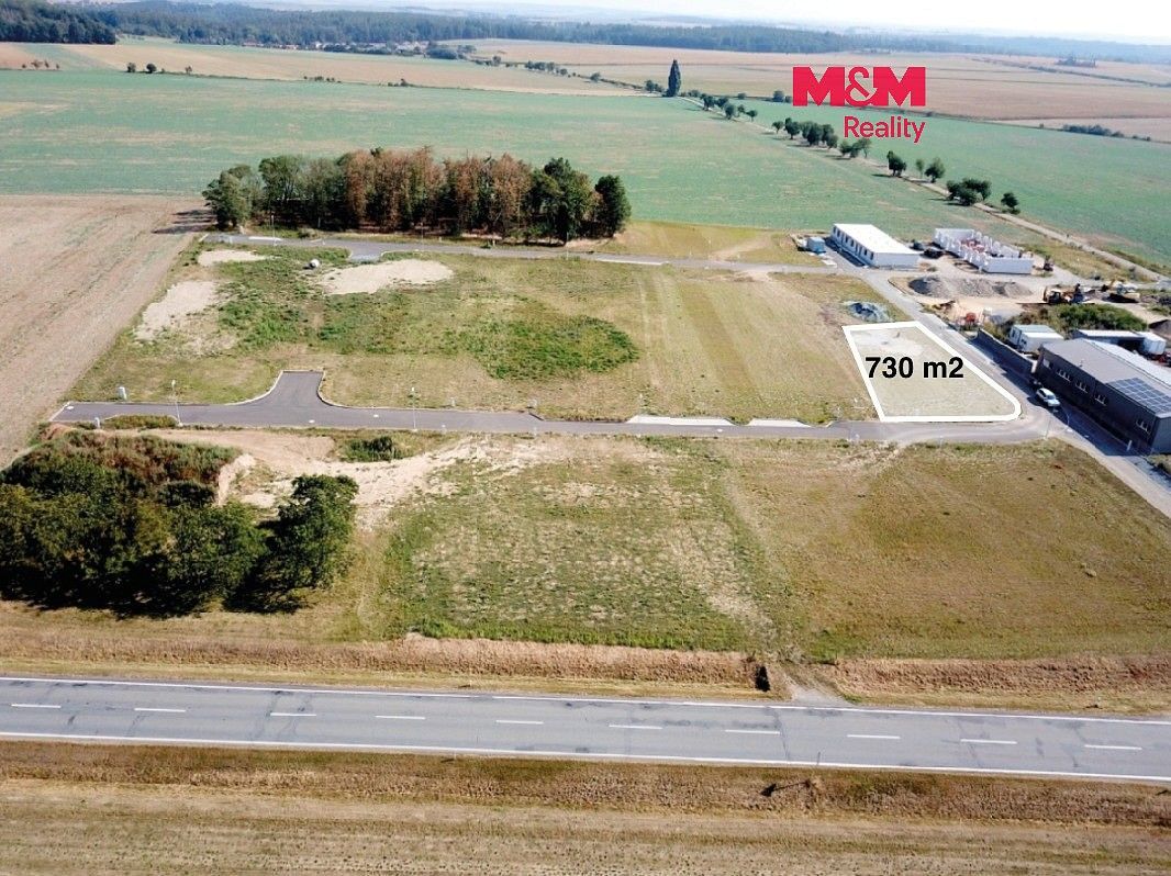 Komerční pozemek, 730 m²