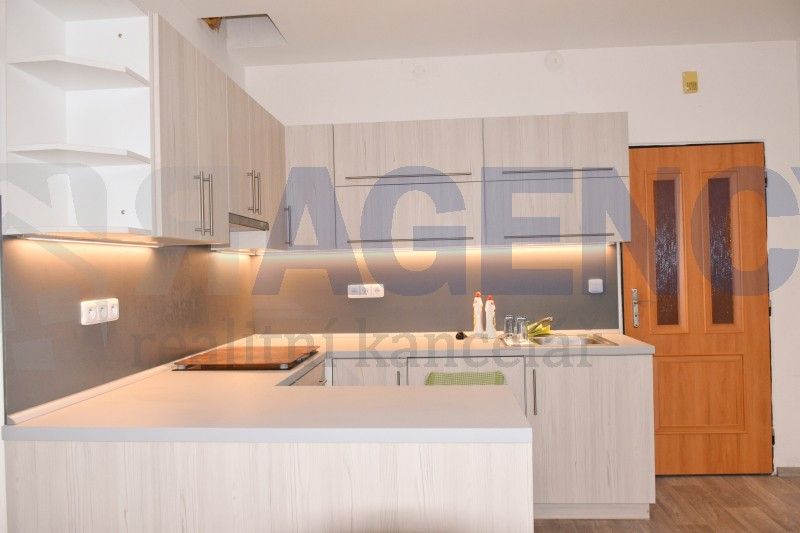 Prodej byt 2+1 - Nádražní, Hostinné, 69 m²