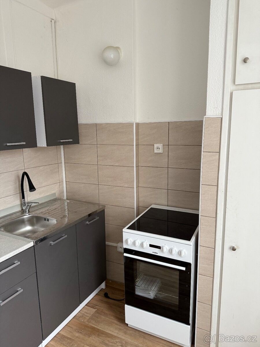 Pronájem byt - Sokolov, 356 01