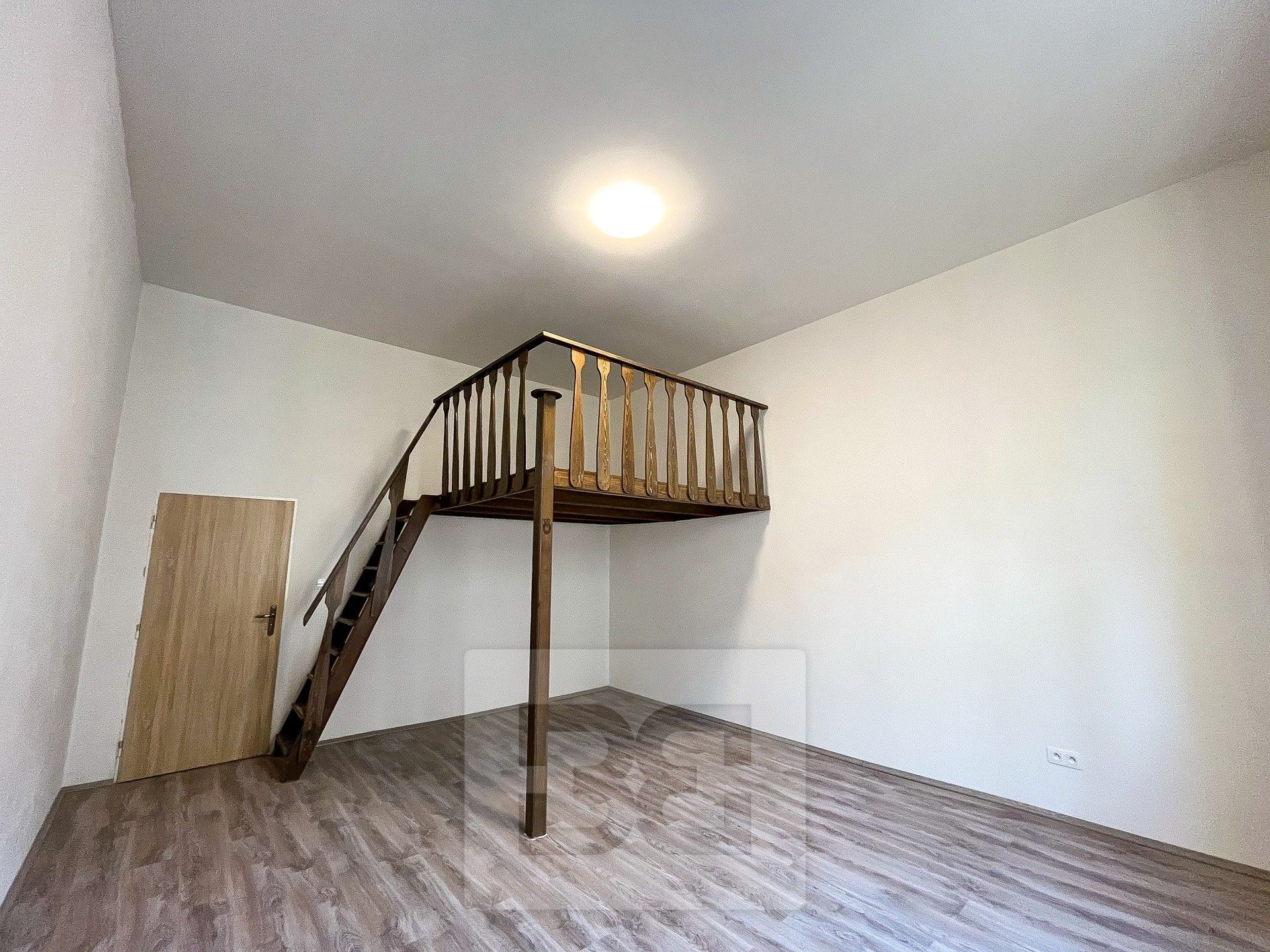 Pronájem byt 2+1 - Koptova, Karlovy Vary, 55 m²