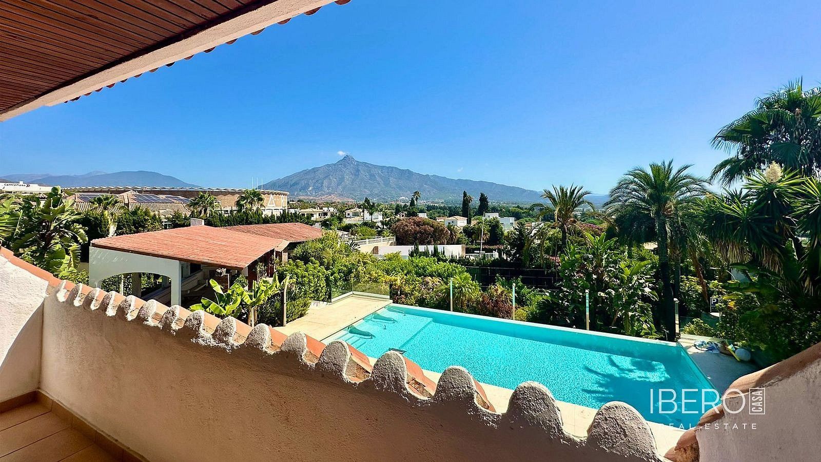 Prodej rodinný dům - Nueva Andalucía, ES, 834 m² - 2