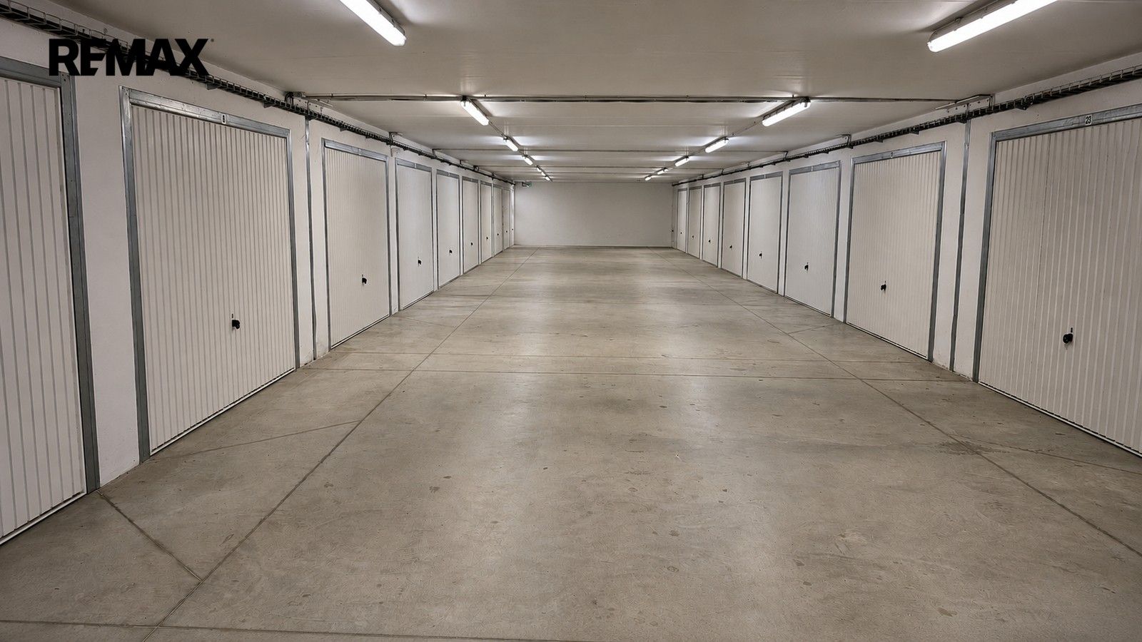 Garáže, Pelhřimov, 16 m² - 2