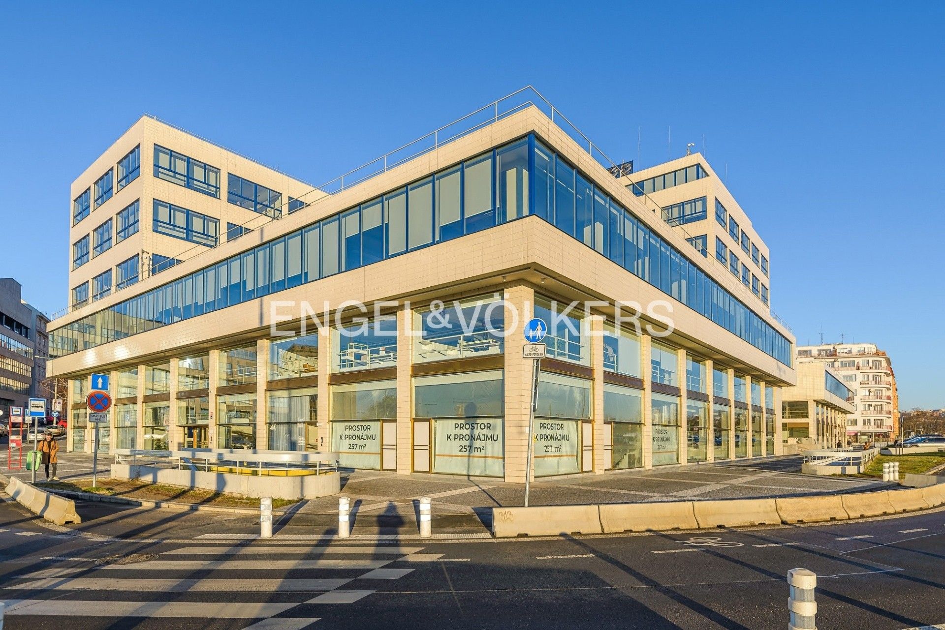 Obchodní prostory, Bubenská, Praha, 1 m²