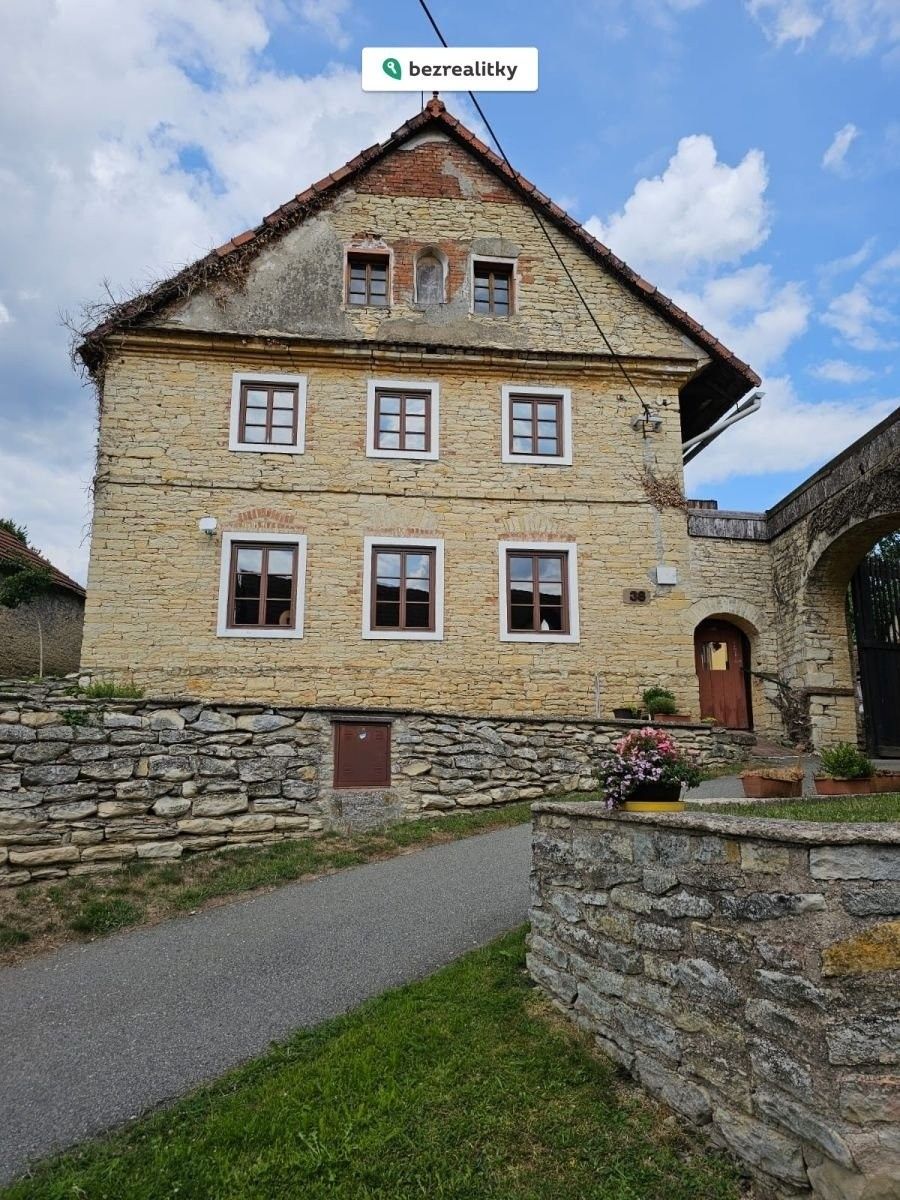 Rodinný dům, 1 067 m²