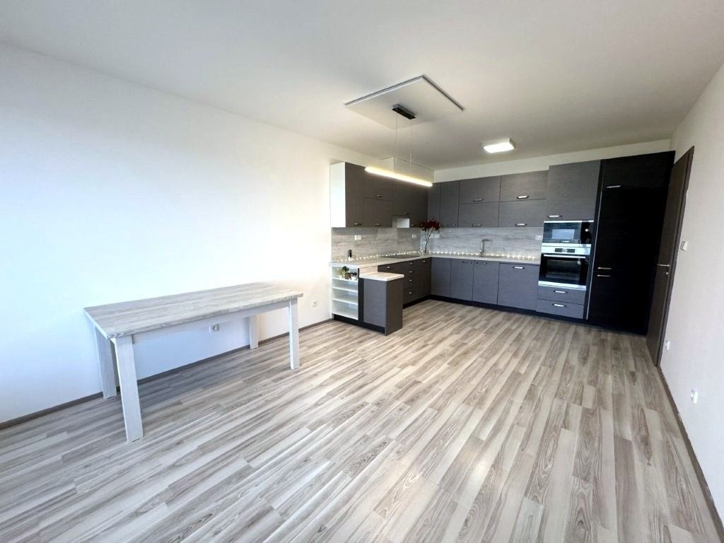 Pronájem byt - Rajhrad, 664 61