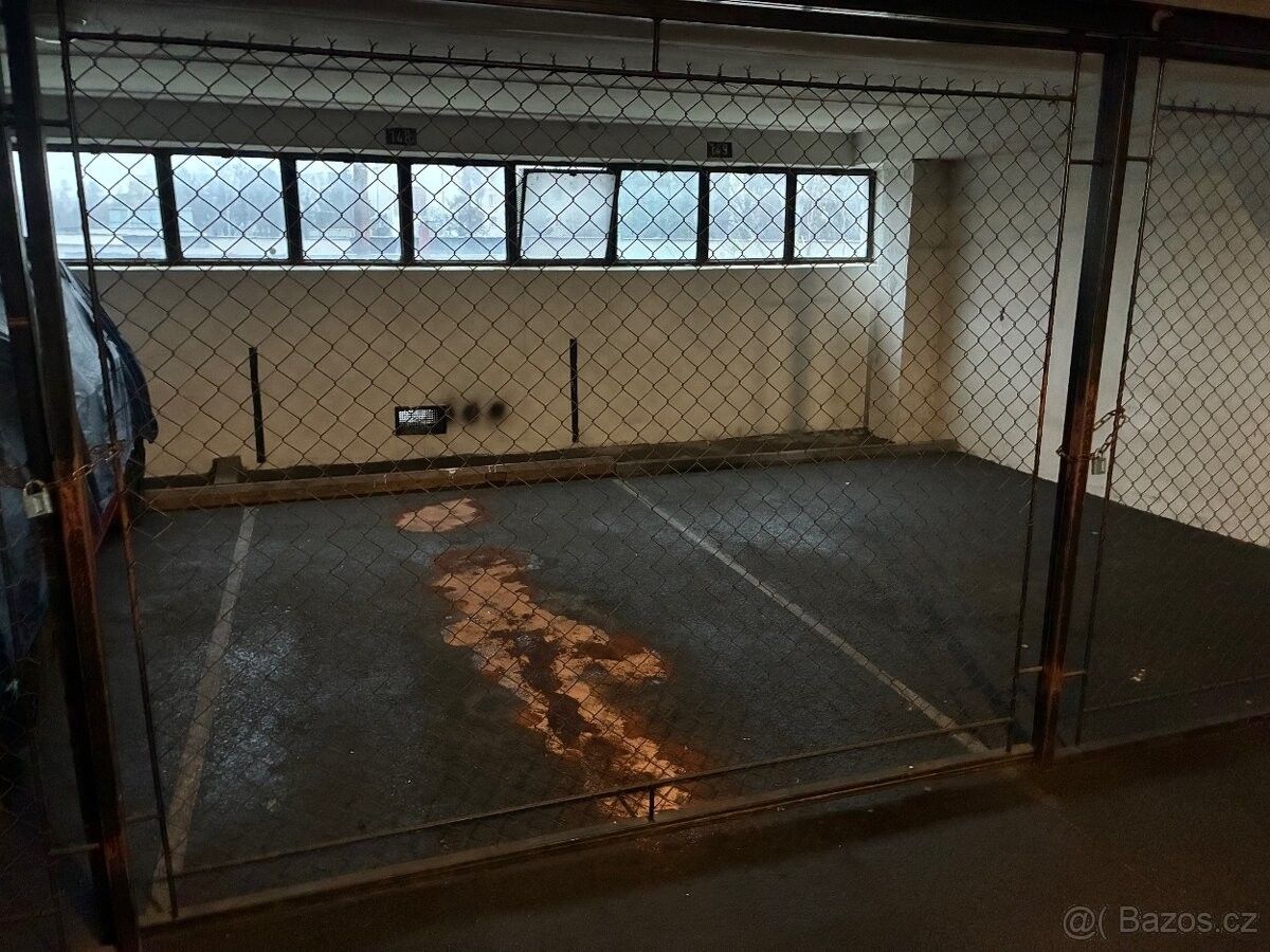 Garáže, Brno, 635 00