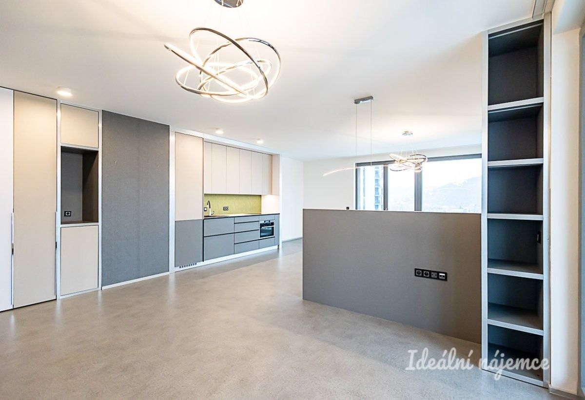 Pronájem byt 2+kk - Praha 12, Praha, 80 m²