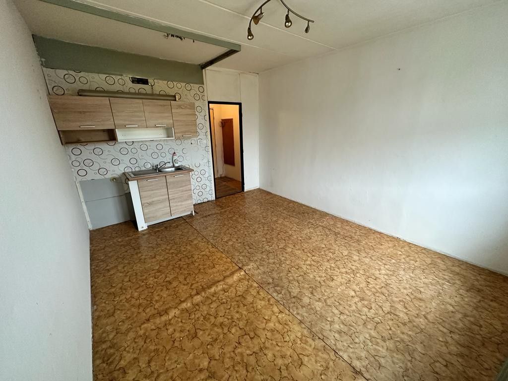 Prodej byt 1+kk - Chodov u Karlových Var, 357 35, 20 m²