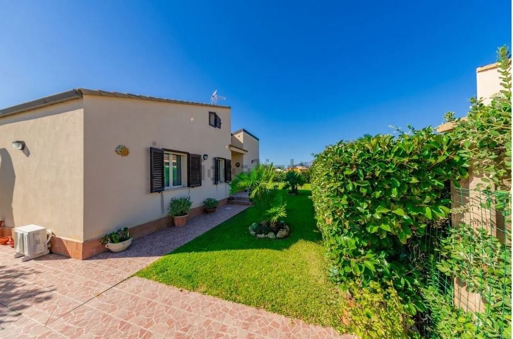 Rodinné domy, 987 66, Zahraničí