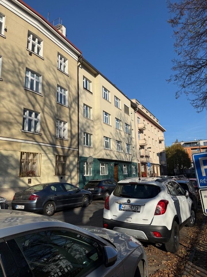 2+kk, Lotyšská, Praha, 39 m²