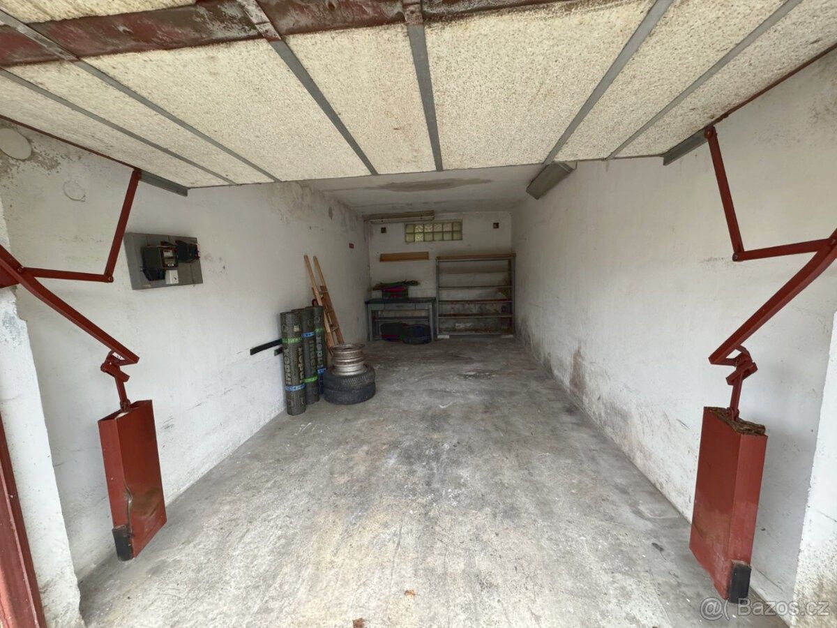 Garáže, Liberec, 460 01