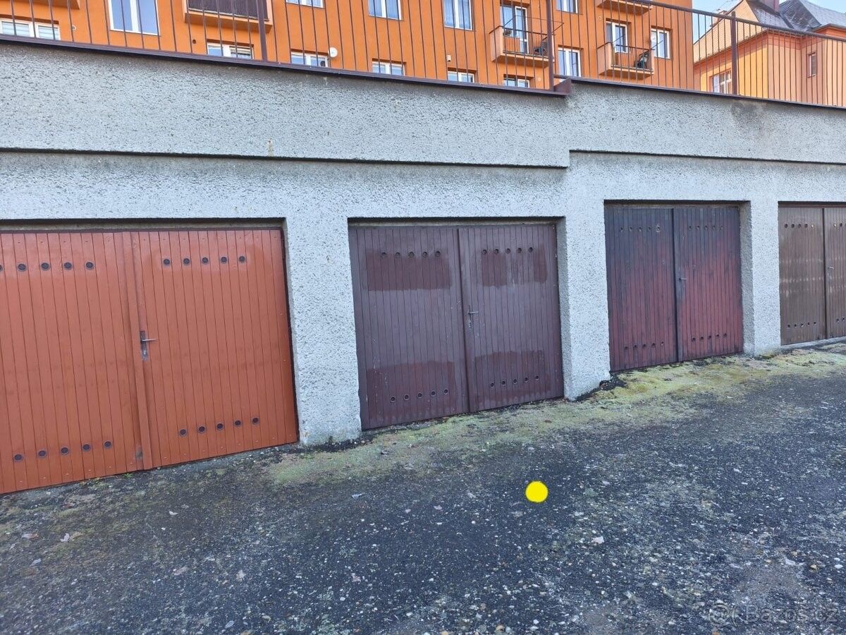 Garáže, Opava, 746 01