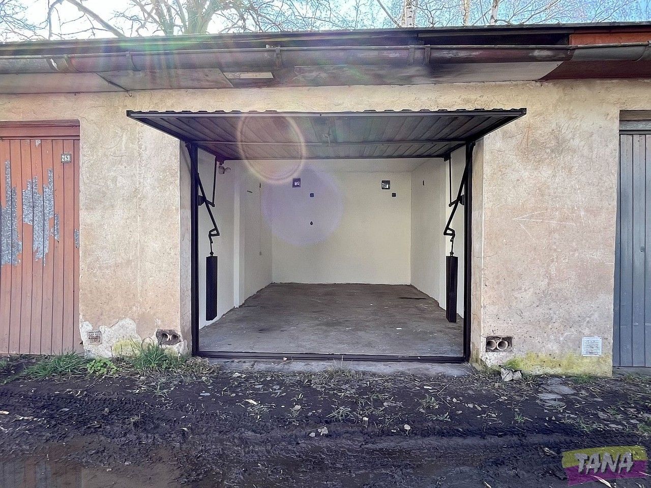 Prodej garáž - Kollárova, Dvůr Králové nad Labem, 17 m²