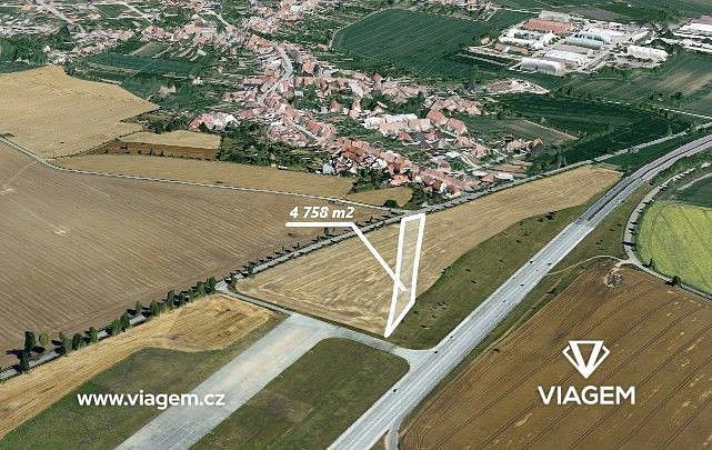 Zemědělský pozemek, 2 379 m²