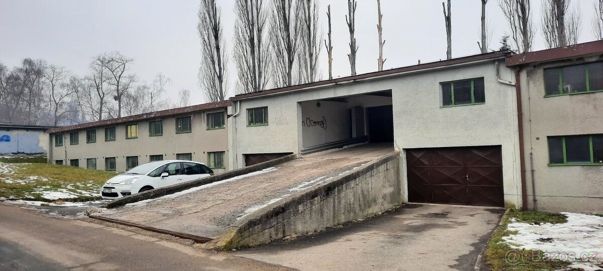 Garáže, Kopřivnice, 742 21