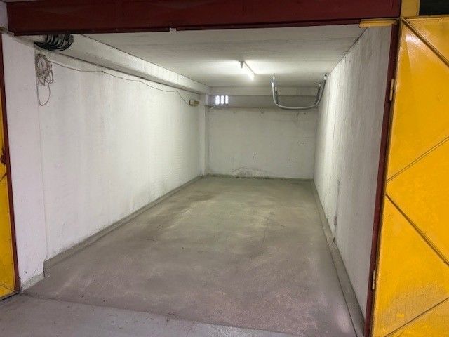 Garáže, Praha, 155 00