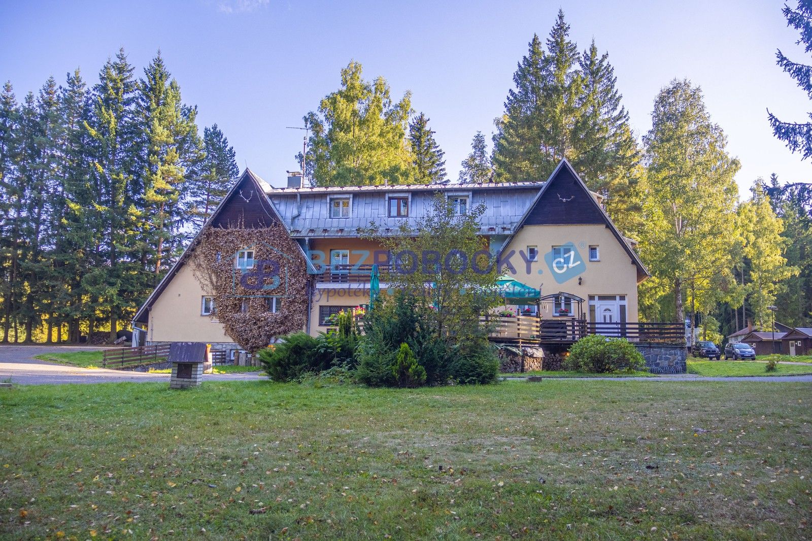 Prodej ubytovací zařízení - Milovy, Sněžné, 644 m²