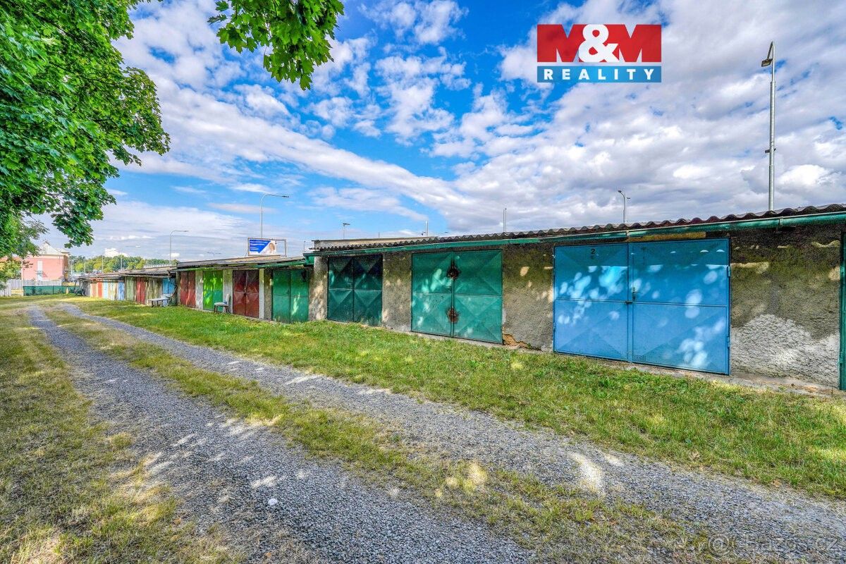 Garáže, Plzeň, 301 00