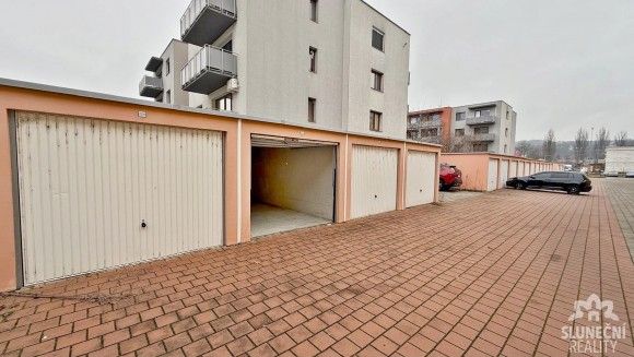 Pronájem garáž - Uherské Hradiště, 686 05