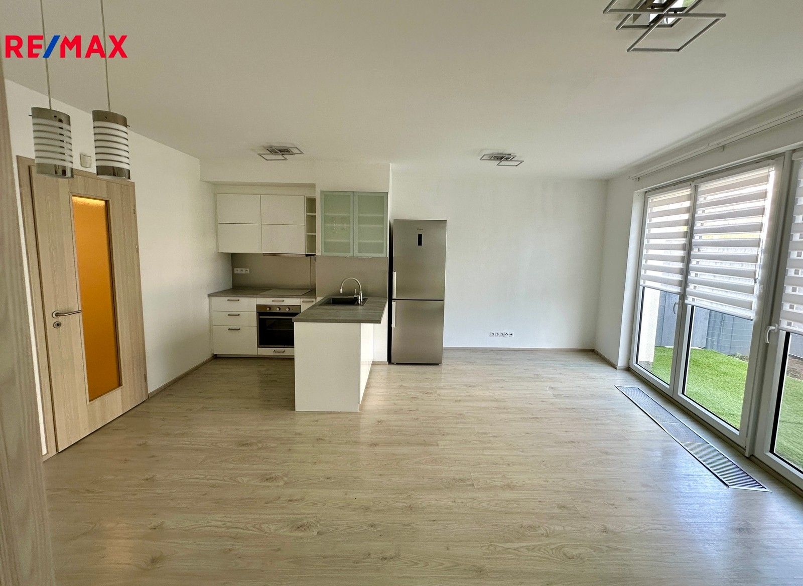 Pronájem byt 2+kk - Toufarova, Praha, 55 m²