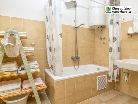 Rodinné domy, 987 66, Zahraničí