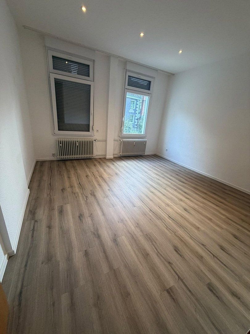 1+kk, Oststraße 11 Wuppertal Oberbarmen Nordrhein-Westfalen 42277, 42 m² - 1