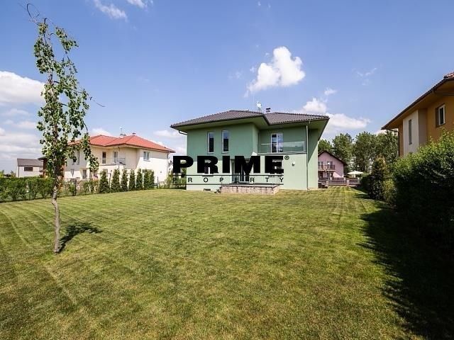 Rodinné domy, Pod Valem II. 954, Průhonice, 350 m²