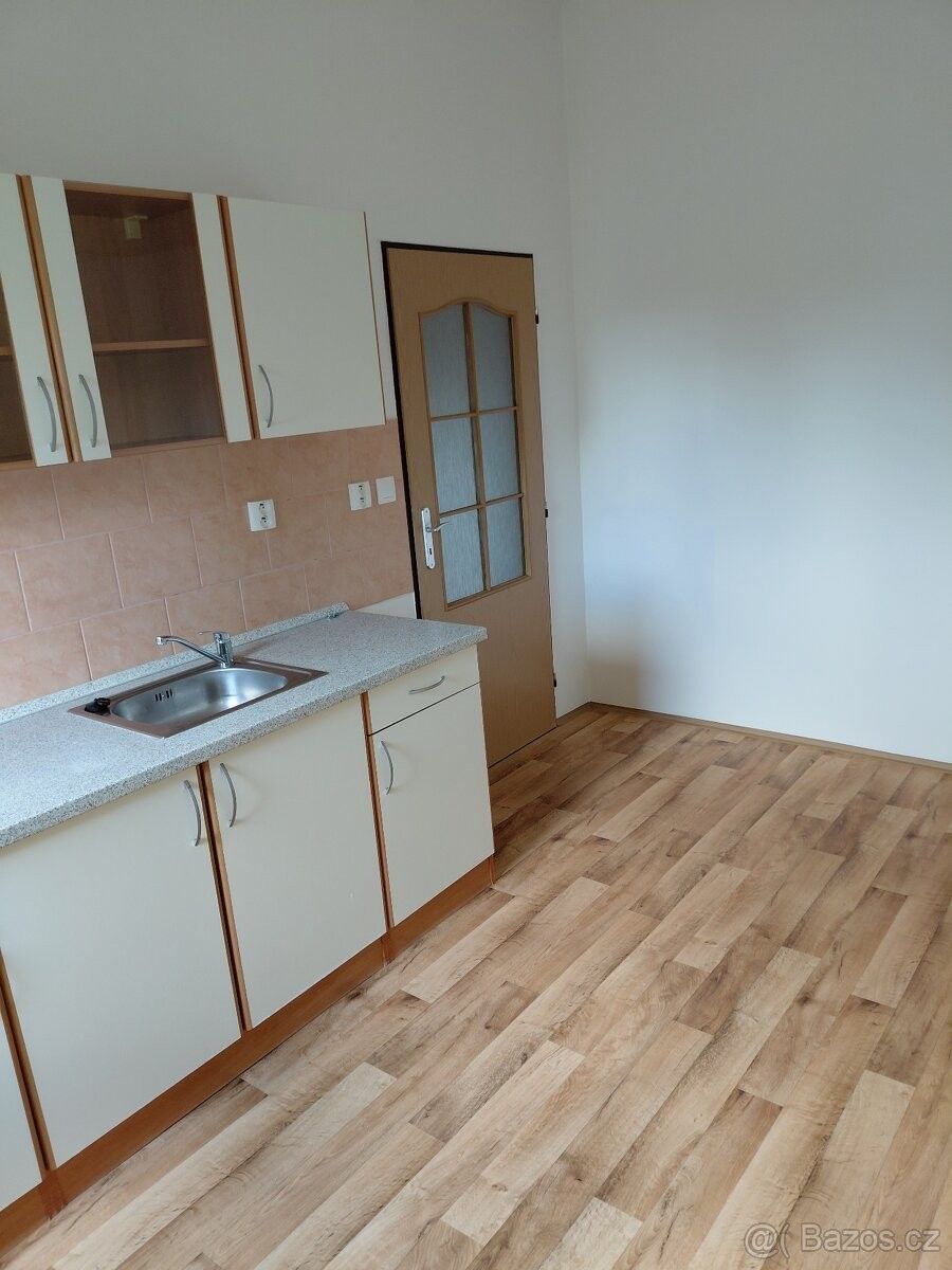 Byty, Aš, 352 01